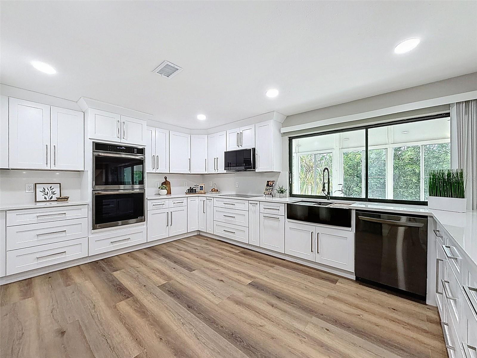 8430 144TH LN, SEMINOLE, FL — photo 21