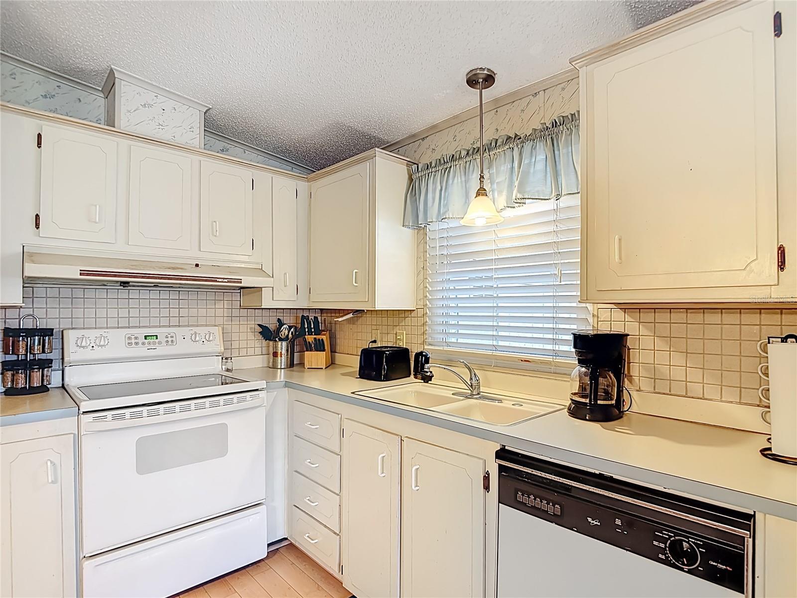 10321 MARINETTE AVE, HUDSON, FL — photo 5