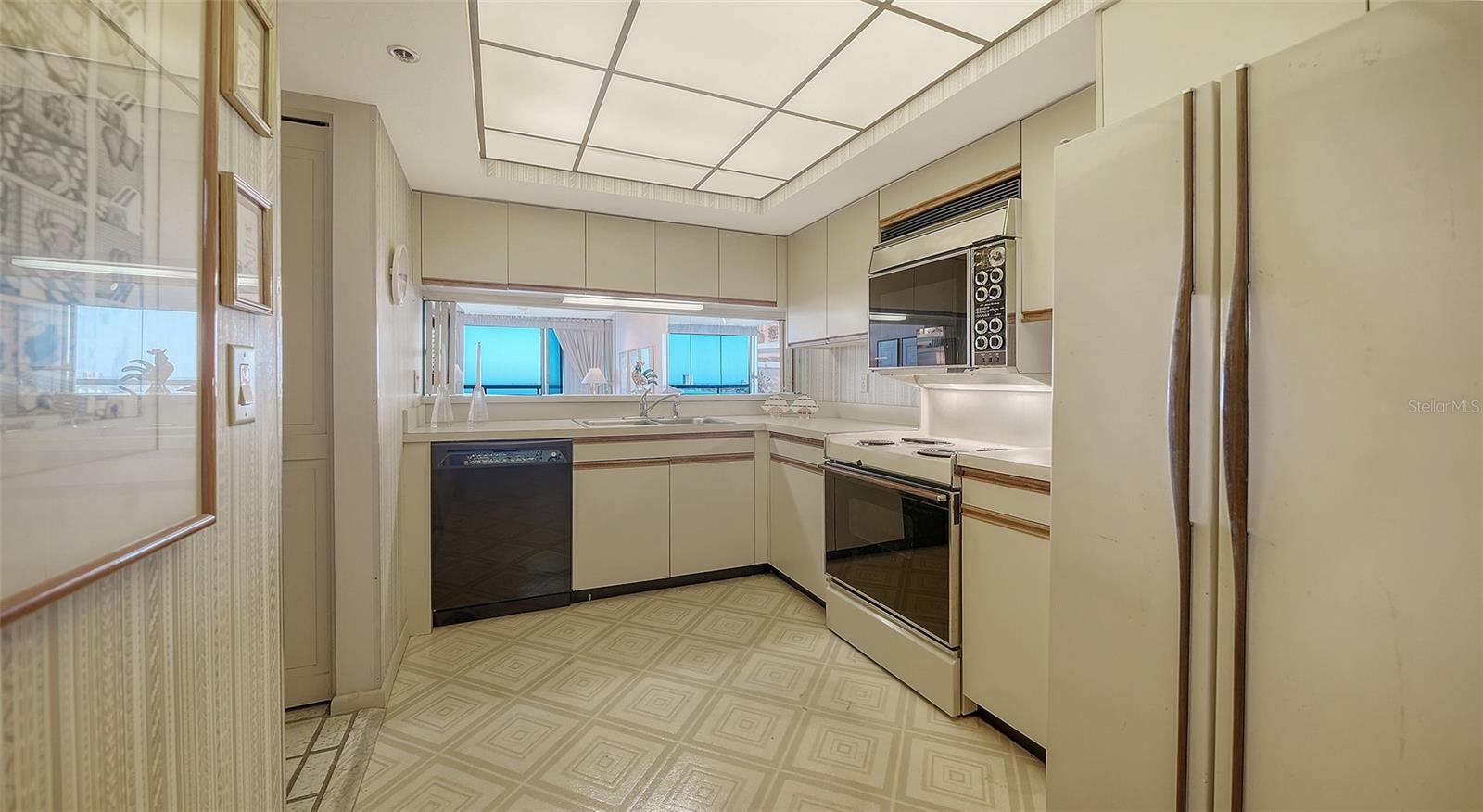 988 BLVD OF THE ARTS #1411, SARASOTA, FL — photo 11