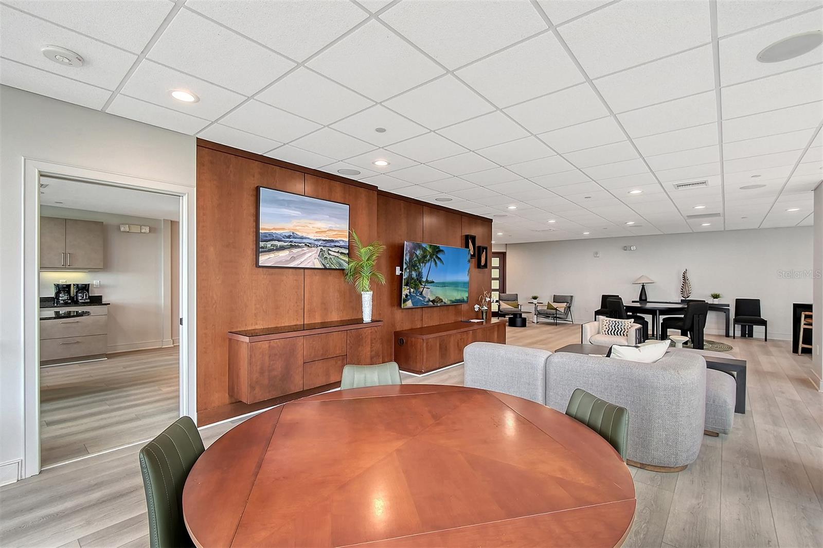 988 BLVD OF THE ARTS #1411, SARASOTA, FL — photo 42