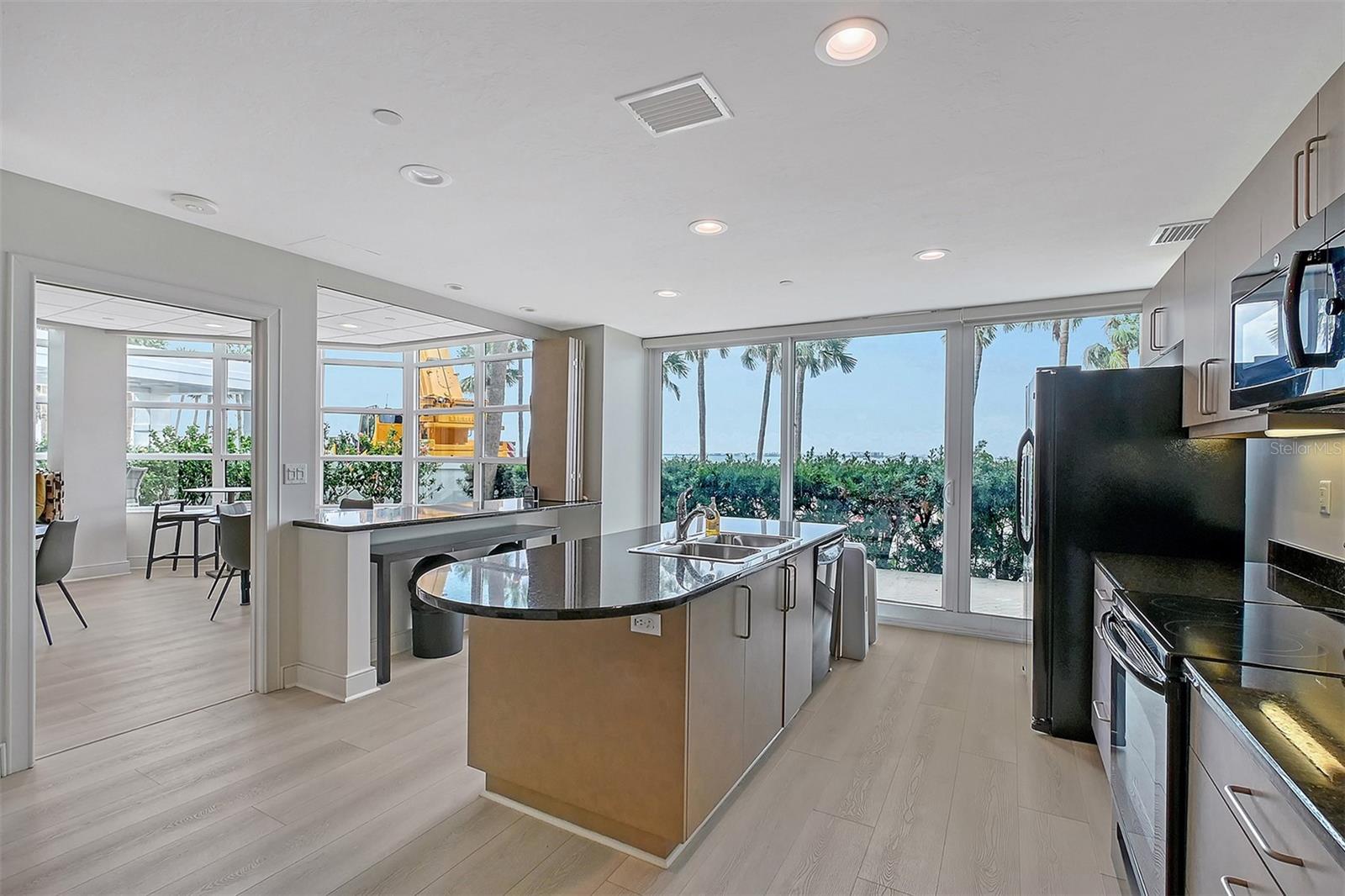 988 BLVD OF THE ARTS #1411, SARASOTA, FL — photo 47