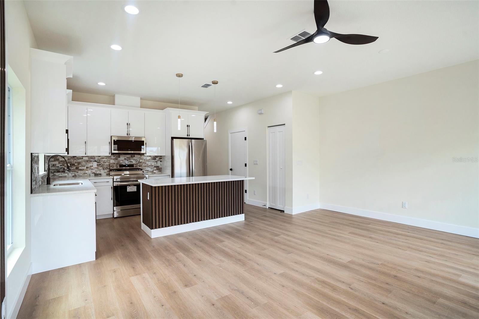 3612 TEMPLE ST, TAMPA, FL — photo 9