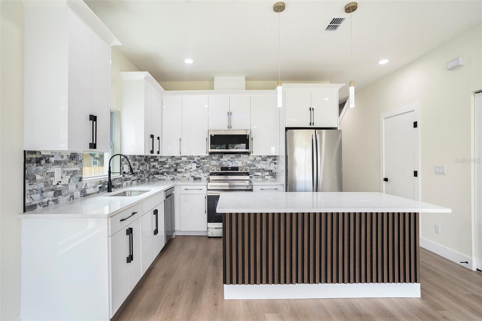 3612 TEMPLE ST, TAMPA, FL — photo 10