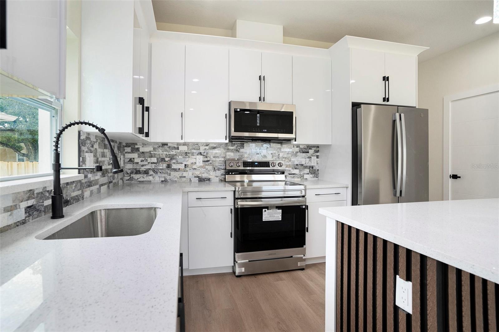 3612 TEMPLE ST, TAMPA, FL — photo 12