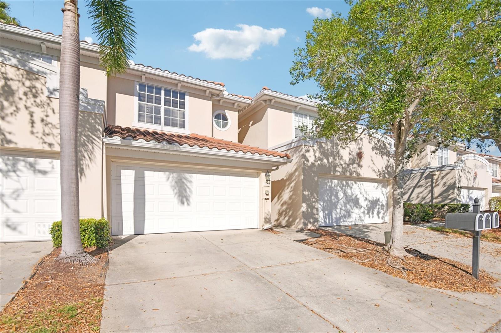 300 VALENCIA CIR, ST PETERSBURG, FL — photo 4