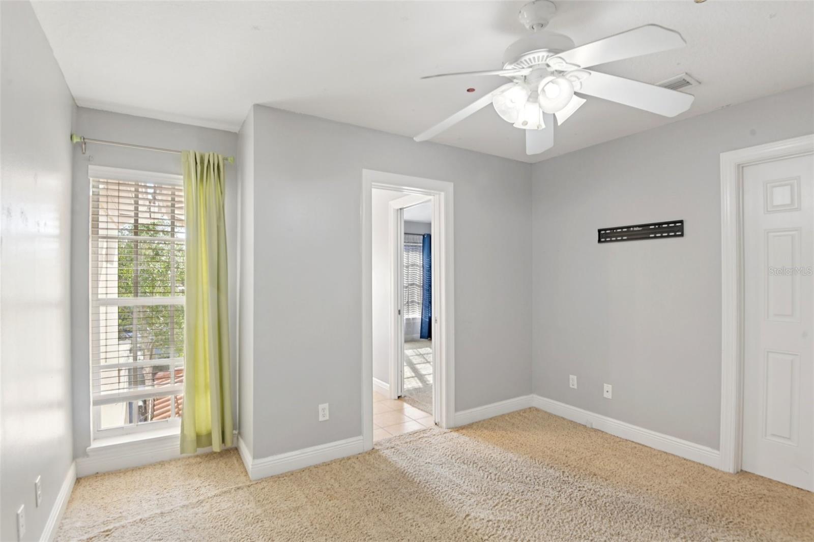 300 VALENCIA CIR, ST PETERSBURG, FL — photo 26