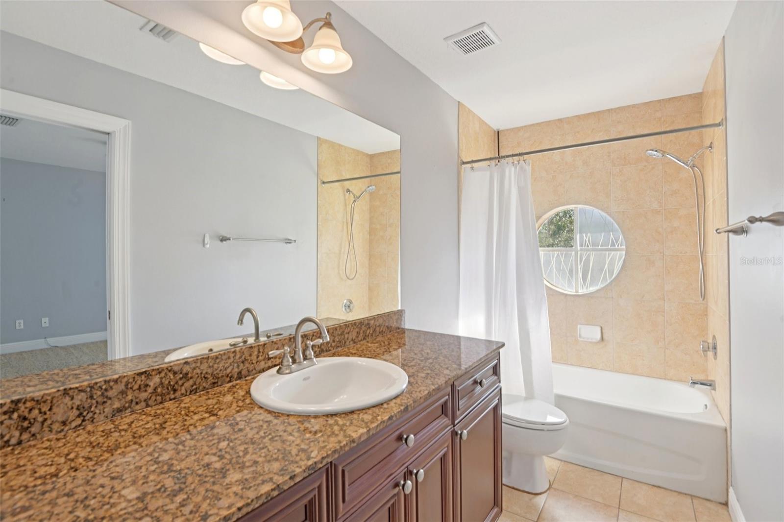 300 VALENCIA CIR, ST PETERSBURG, FL — photo 27