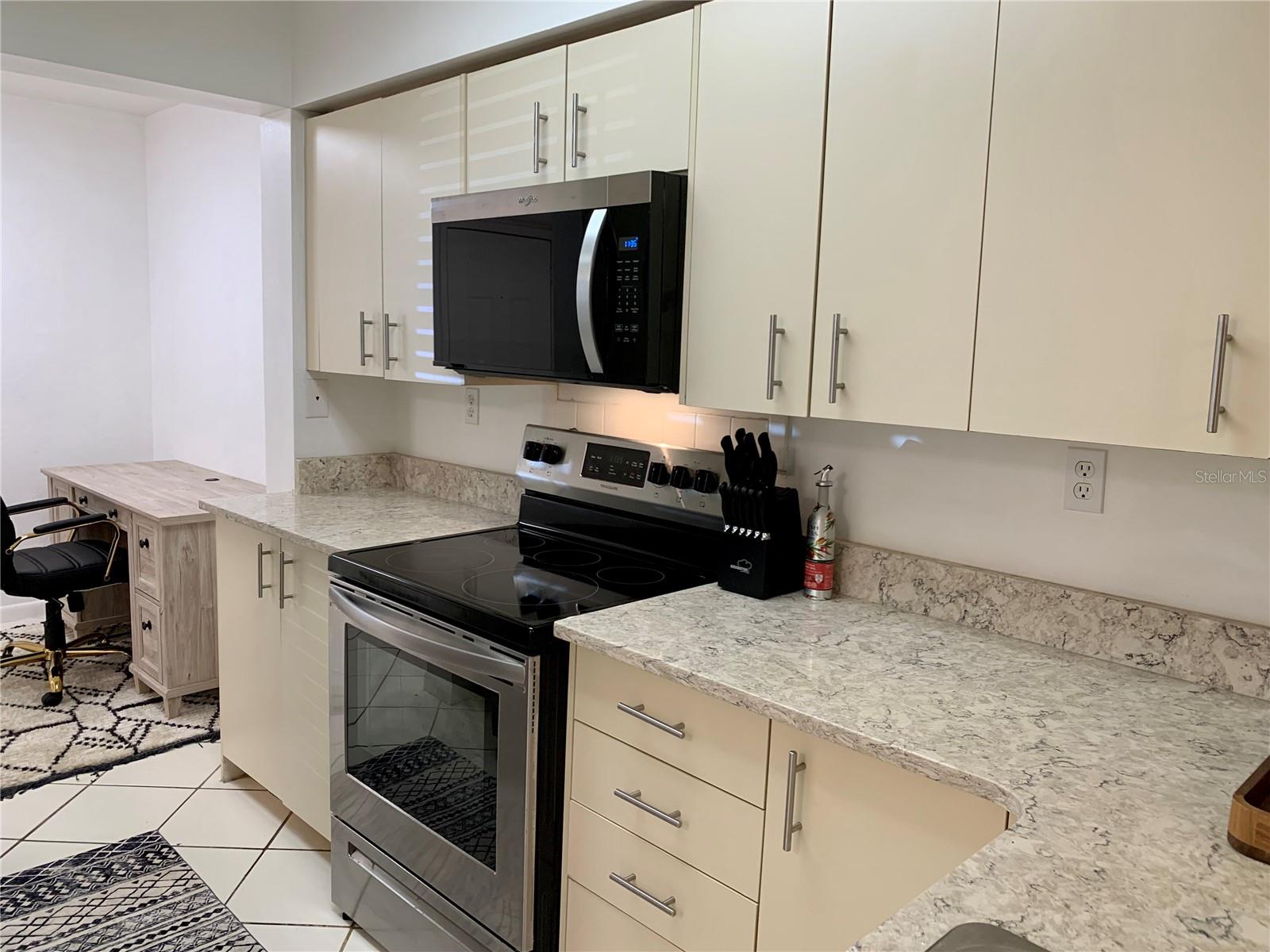 6061 BAHIA DEL MAR CIR #146, ST PETERSBURG, FL — photo 4
