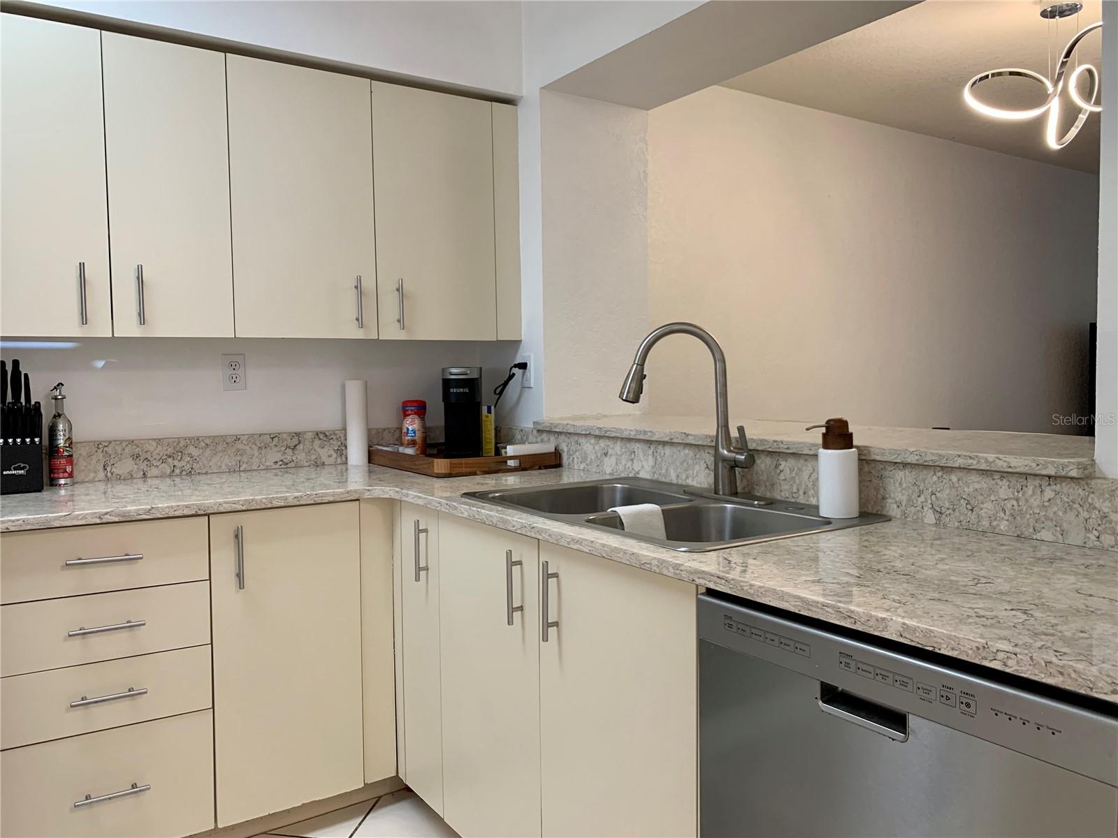 6061 BAHIA DEL MAR CIR #146, ST PETERSBURG, FL — photo 6