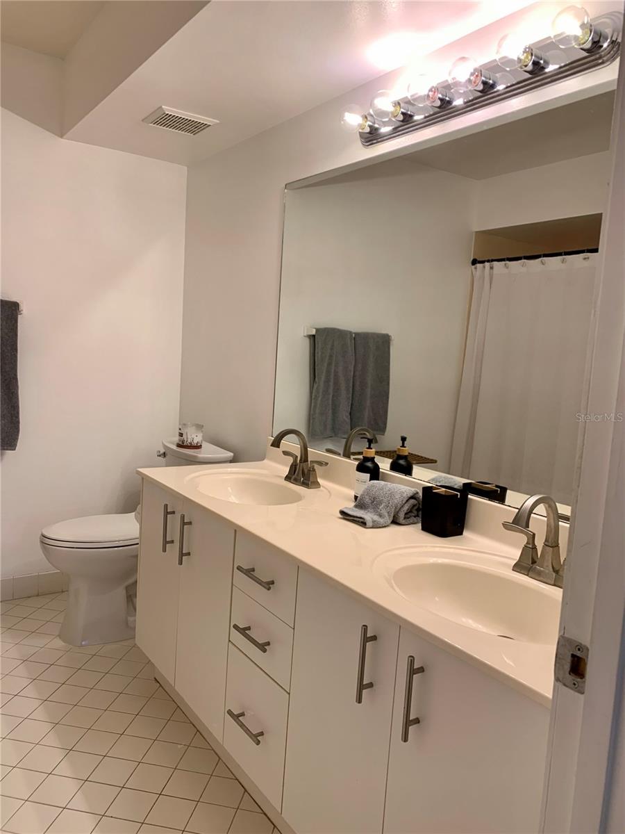 6061 BAHIA DEL MAR CIR #146, ST PETERSBURG, FL — photo 16
