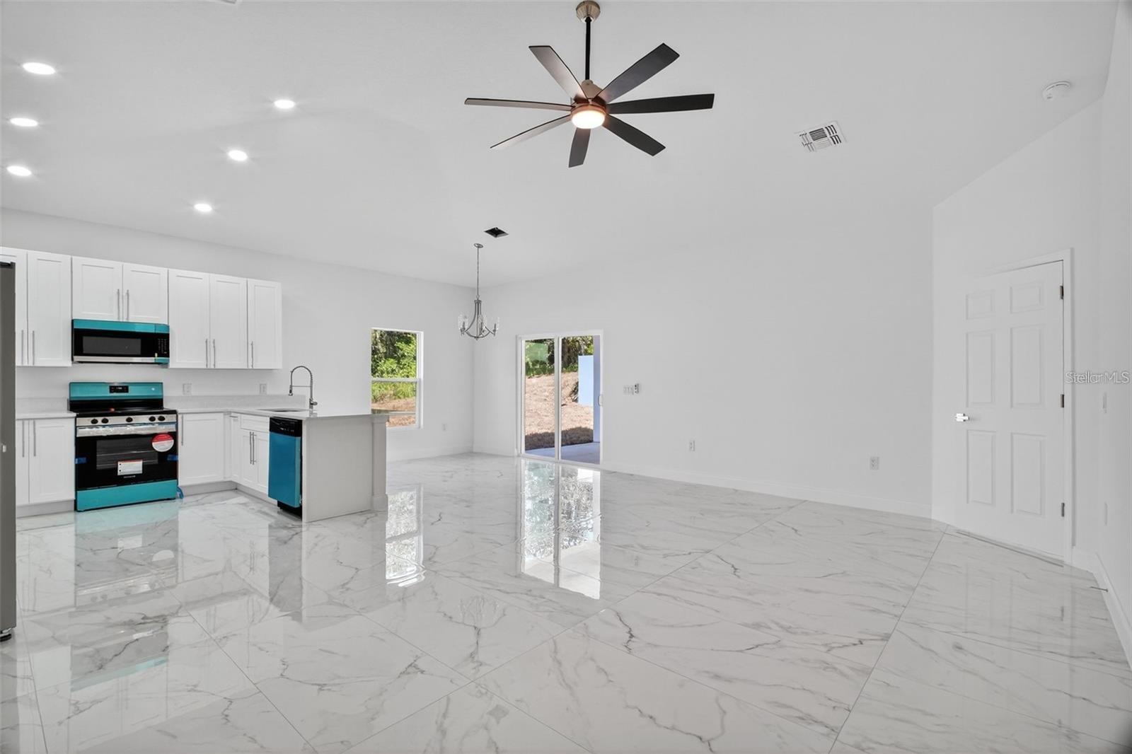 89 FARIWAY CIR, UMATILLA, FL — photo 15