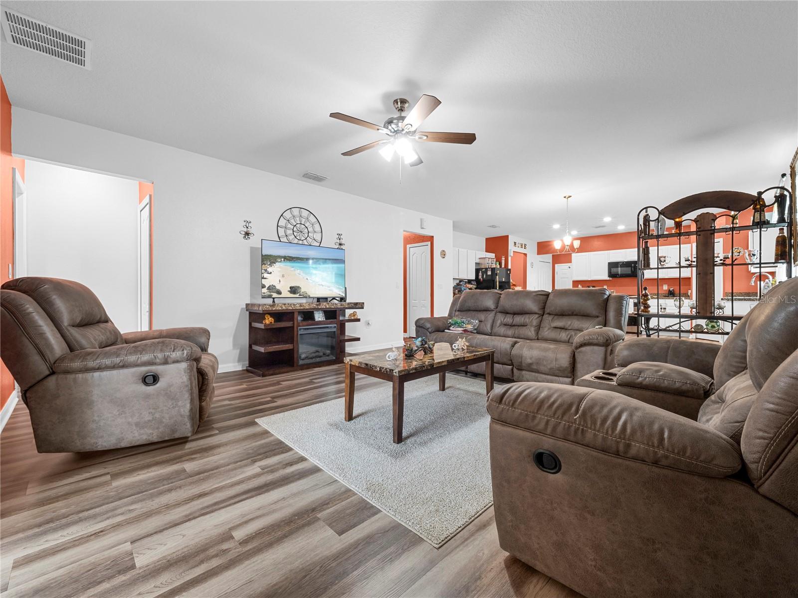 13485 RESORT AVE, BROOKSVILLE, FL — photo 19