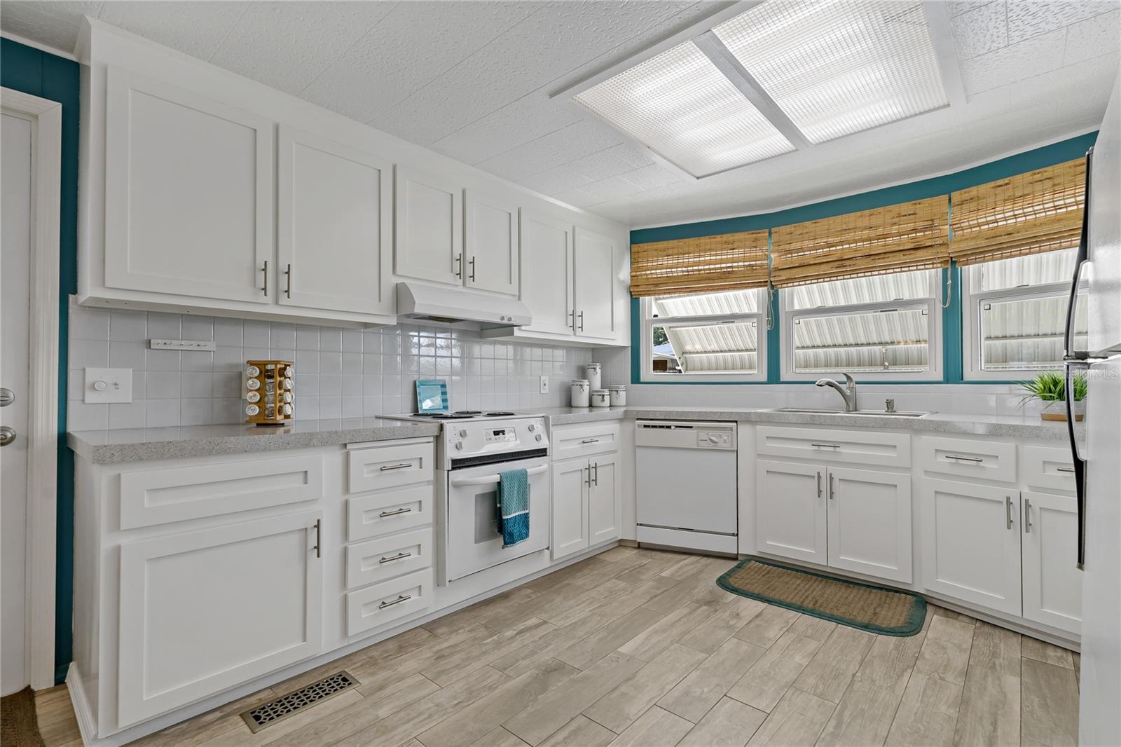3301 ALT 19 #611, PALM HARBOR, FL — photo 4