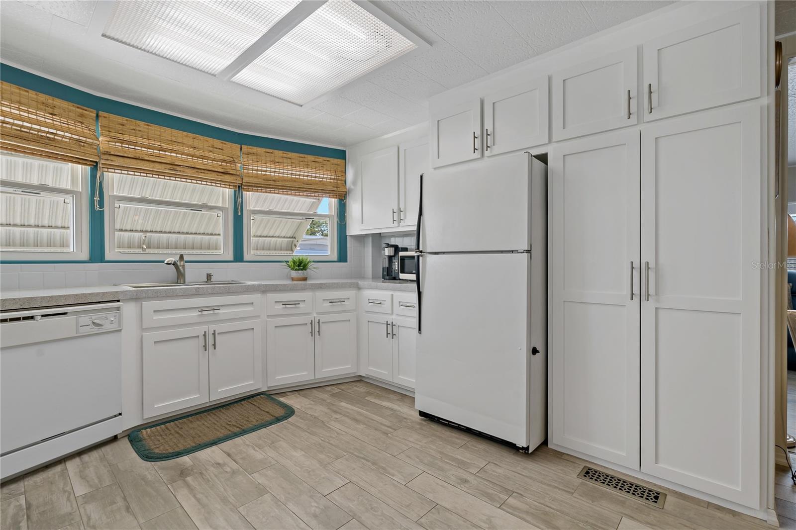 3301 ALT 19 #611, PALM HARBOR, FL — photo 16