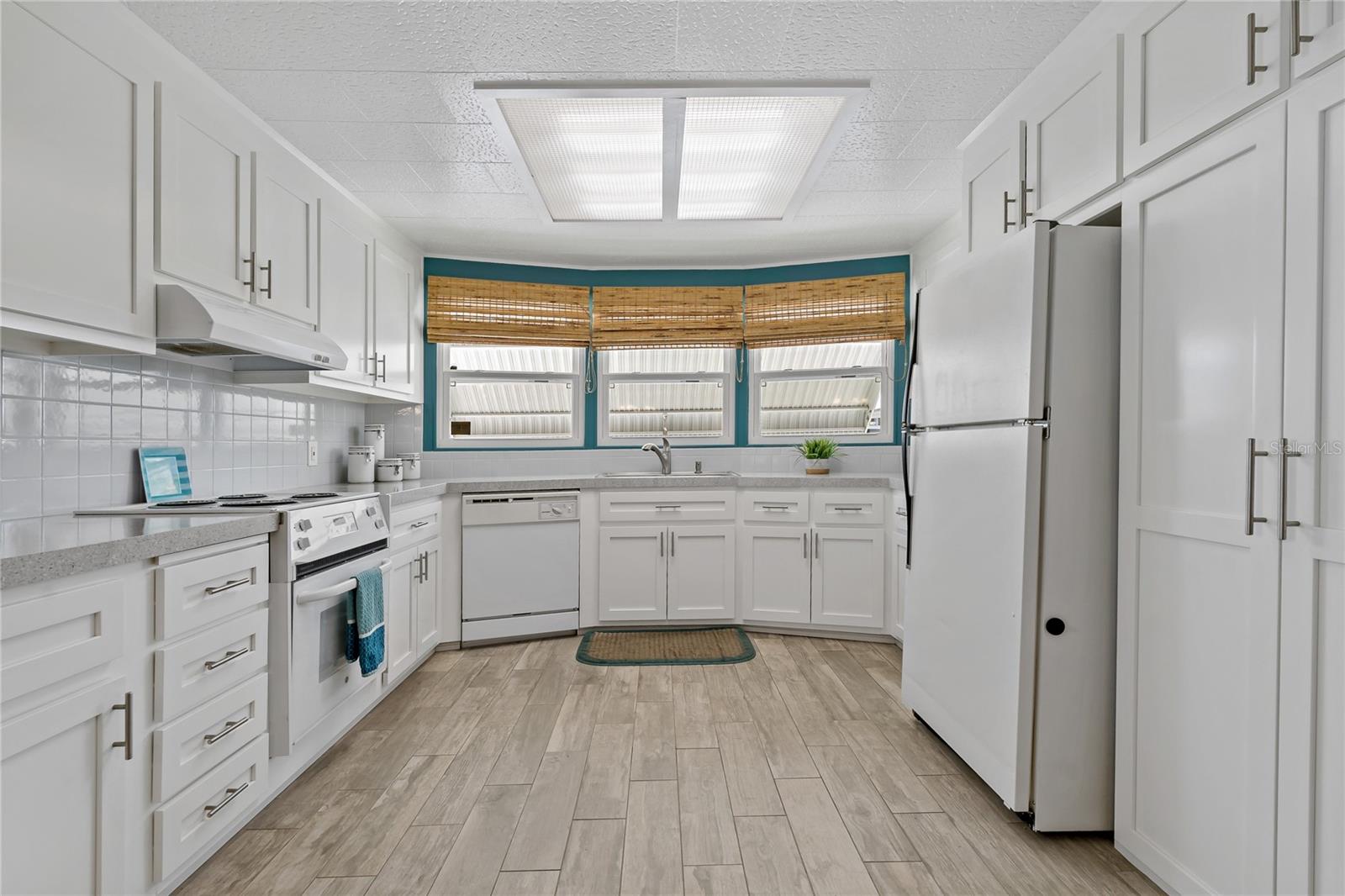 3301 ALT 19 #611, PALM HARBOR, FL — photo 17