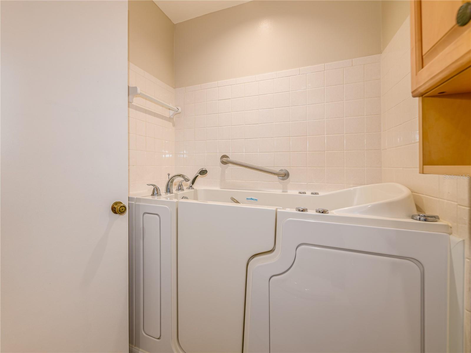 907 HILLSIDE TER, BRANDON, FL — photo 28