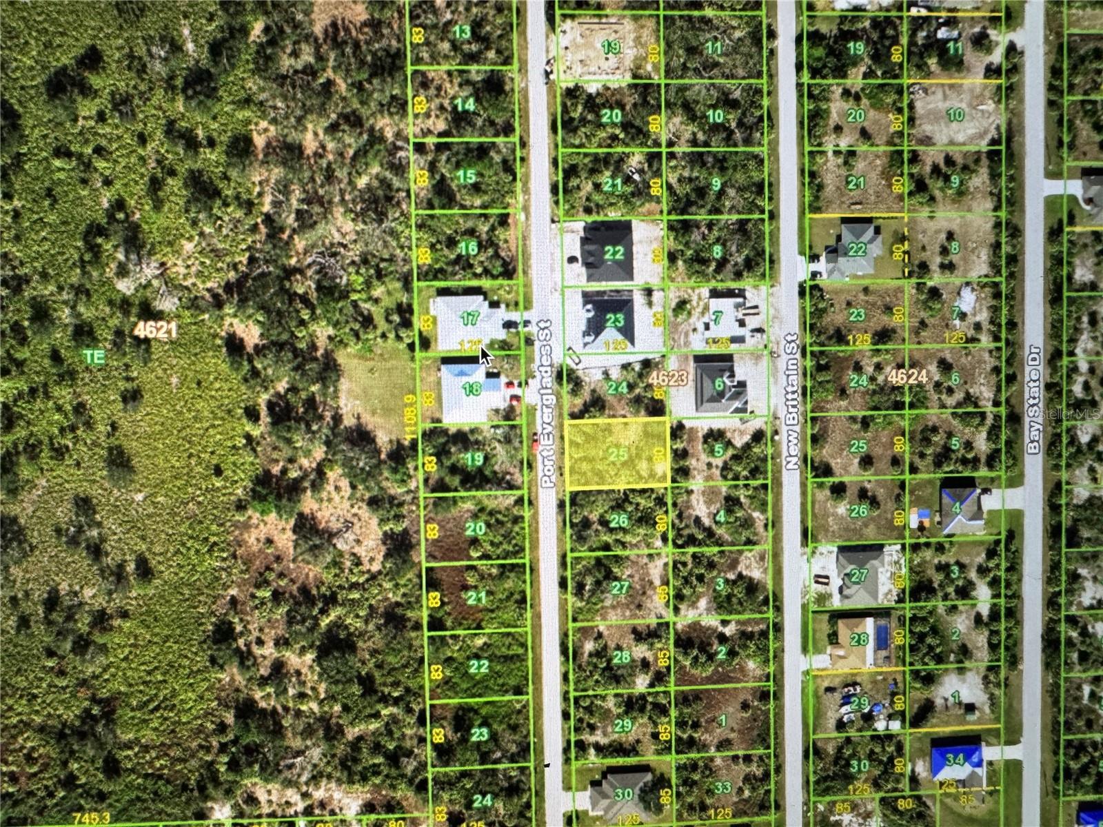 10444 PORT EVERGLADES ST, PORT CHARLOTTE, FL — photo 2