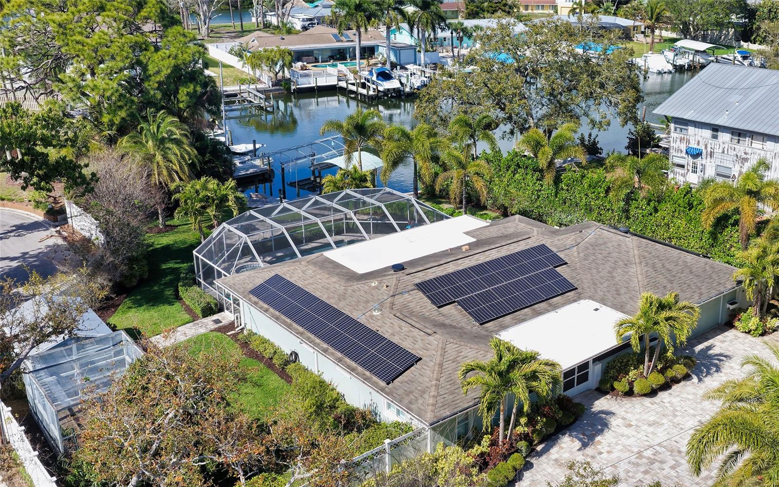 121 HOLLY AVE, SARASOTA, FL — photo 2