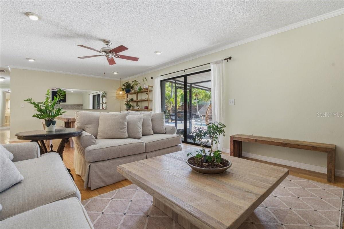 1467 GEORGETOWNE DR, SARASOTA, FL — photo 2