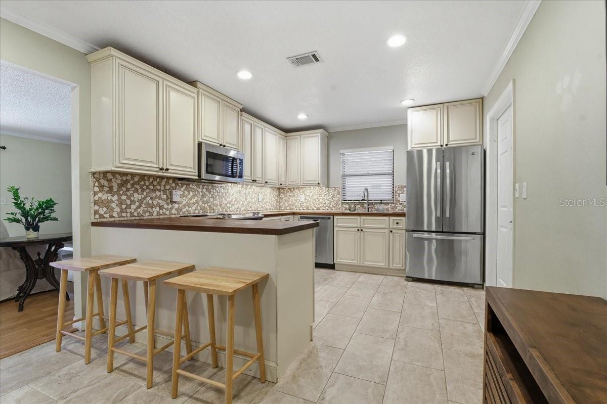 1467 GEORGETOWNE DR, SARASOTA, FL — photo 3