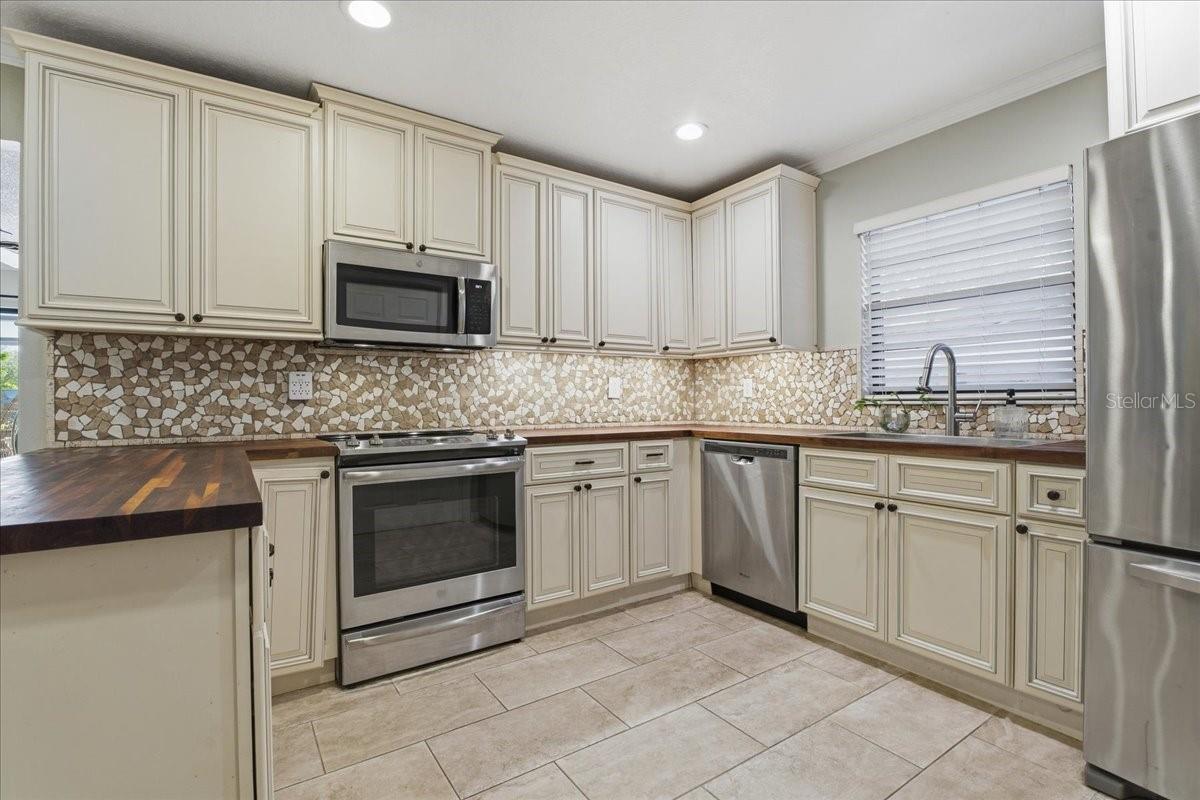1467 GEORGETOWNE DR, SARASOTA, FL — photo 4