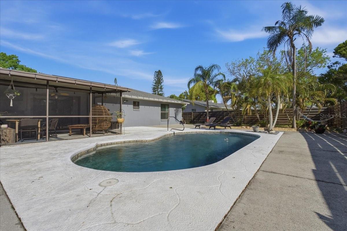 1467 GEORGETOWNE DR, SARASOTA, FL — photo 33