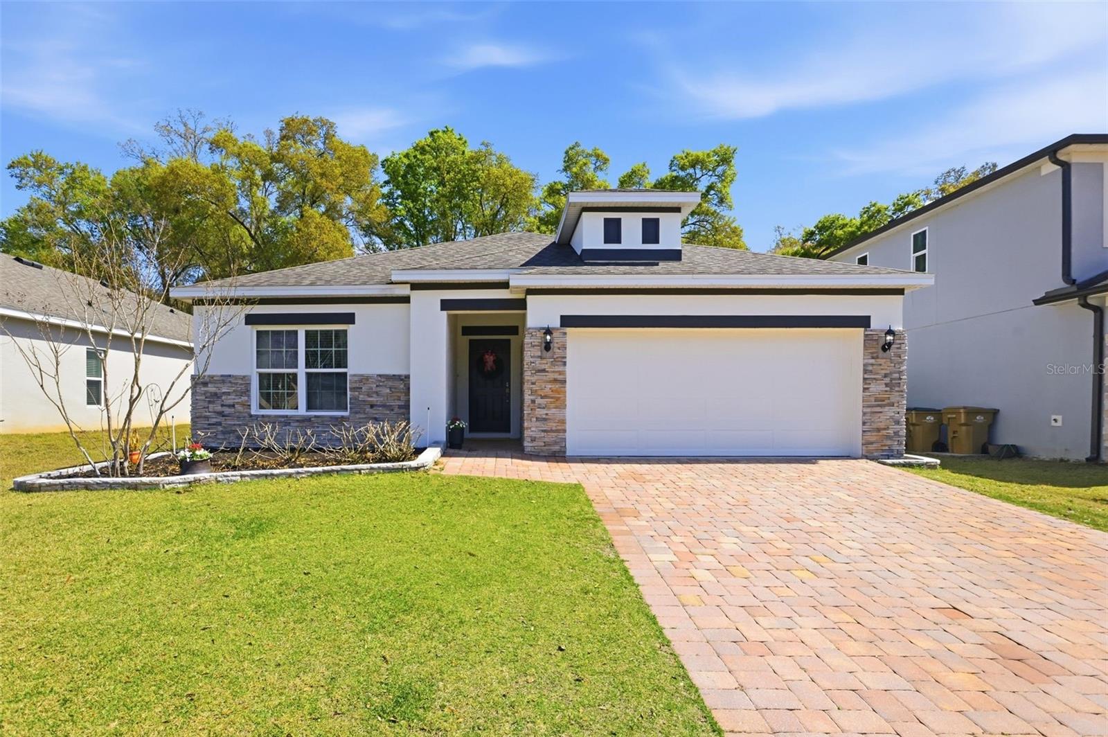 34534 SALERNO CIR, SORRENTO, FL