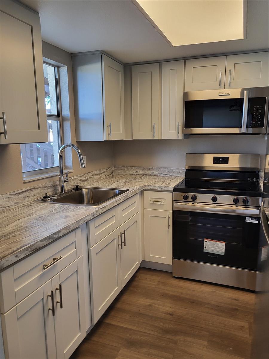 4956 HARBOR VILLA LN #103, NEW PORT RICHEY, FL — photo 3