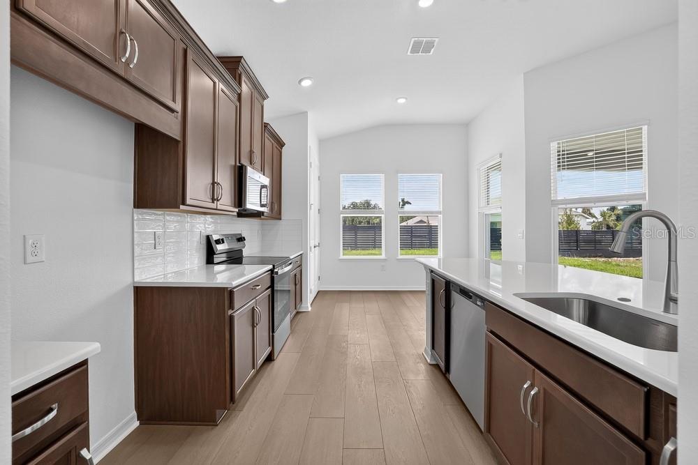 3021 PARAPET TERRACE PL, PLANT CITY, FL — photo 9