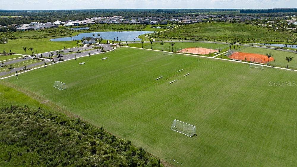 10621 ORBIT TER, SARASOTA, FL — photo 24
