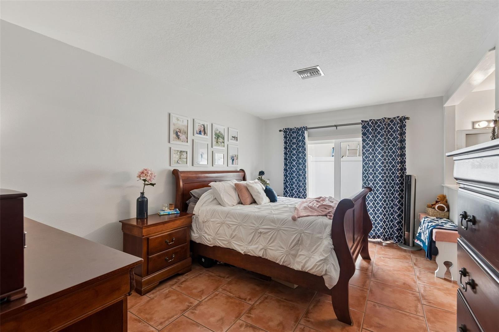 6815 MITCHELL CIR, TAMPA, FL — photo 32