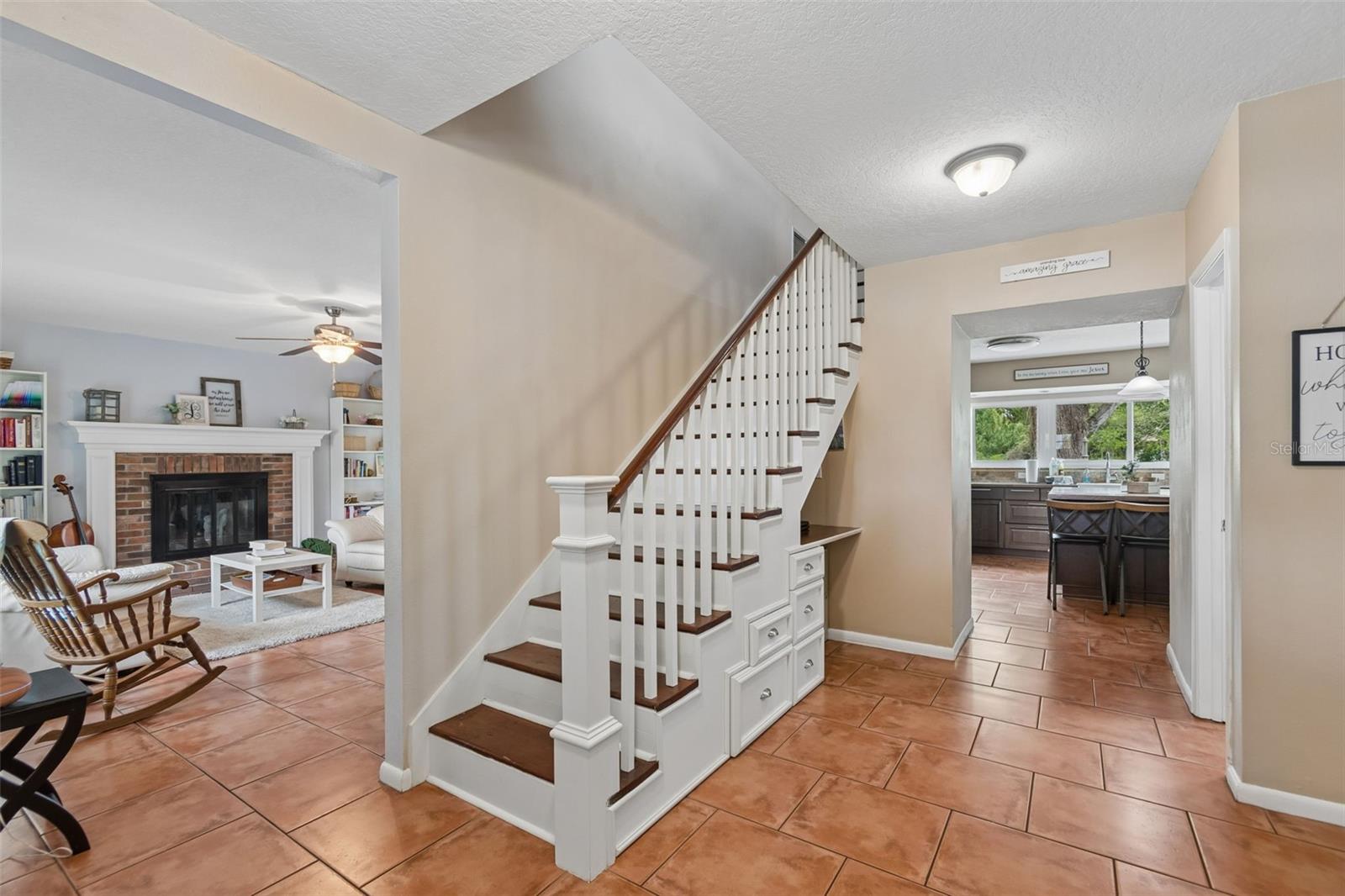6815 MITCHELL CIR, TAMPA, FL — photo 39