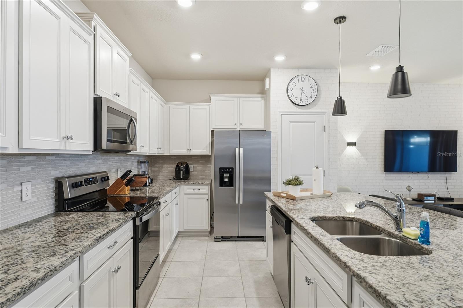 236 JETTY WAY, DAVENPORT, FL — photo 2
