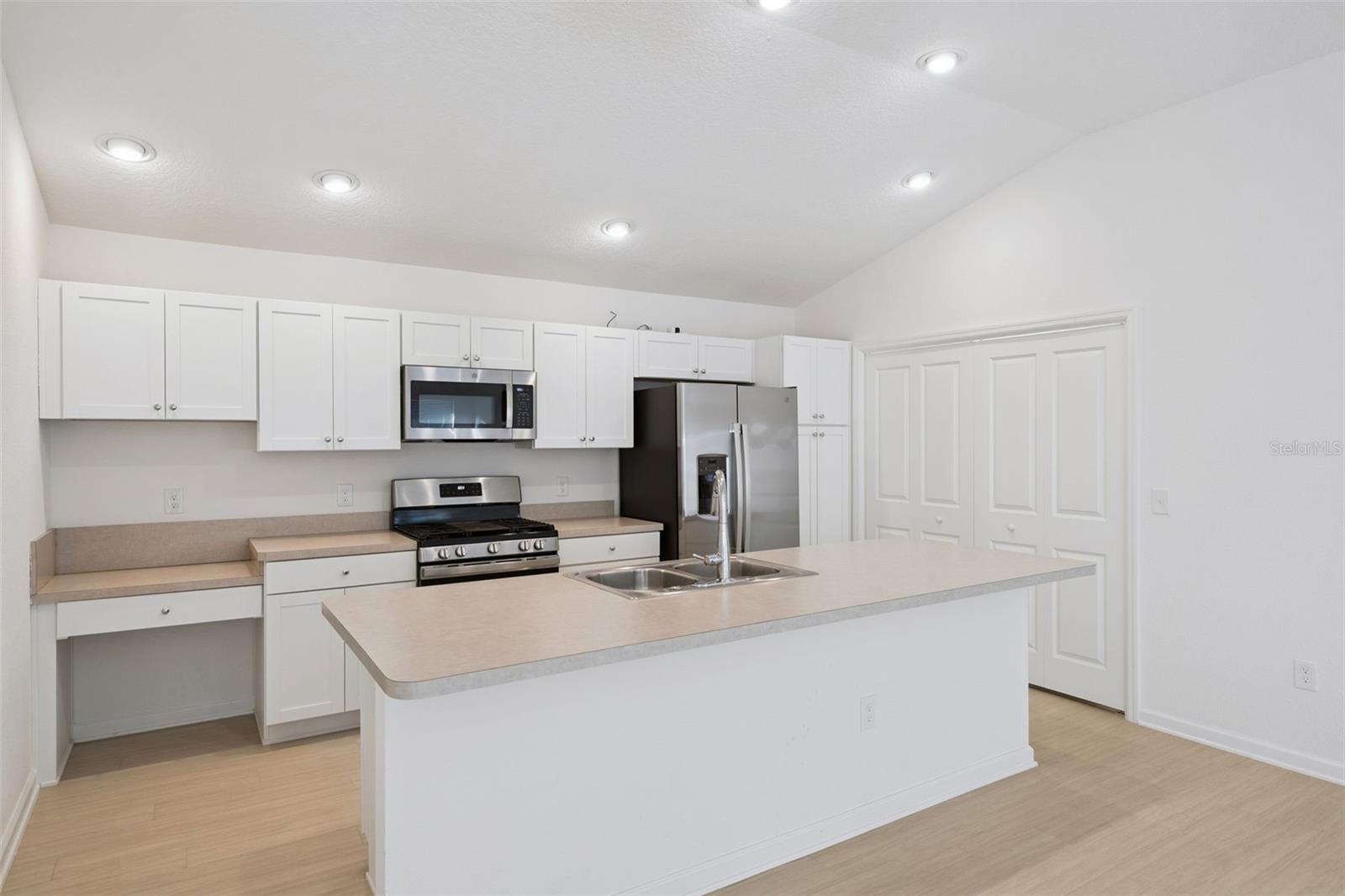 7548 KUENHER CT, THE VILLAGES, FL — photo 15