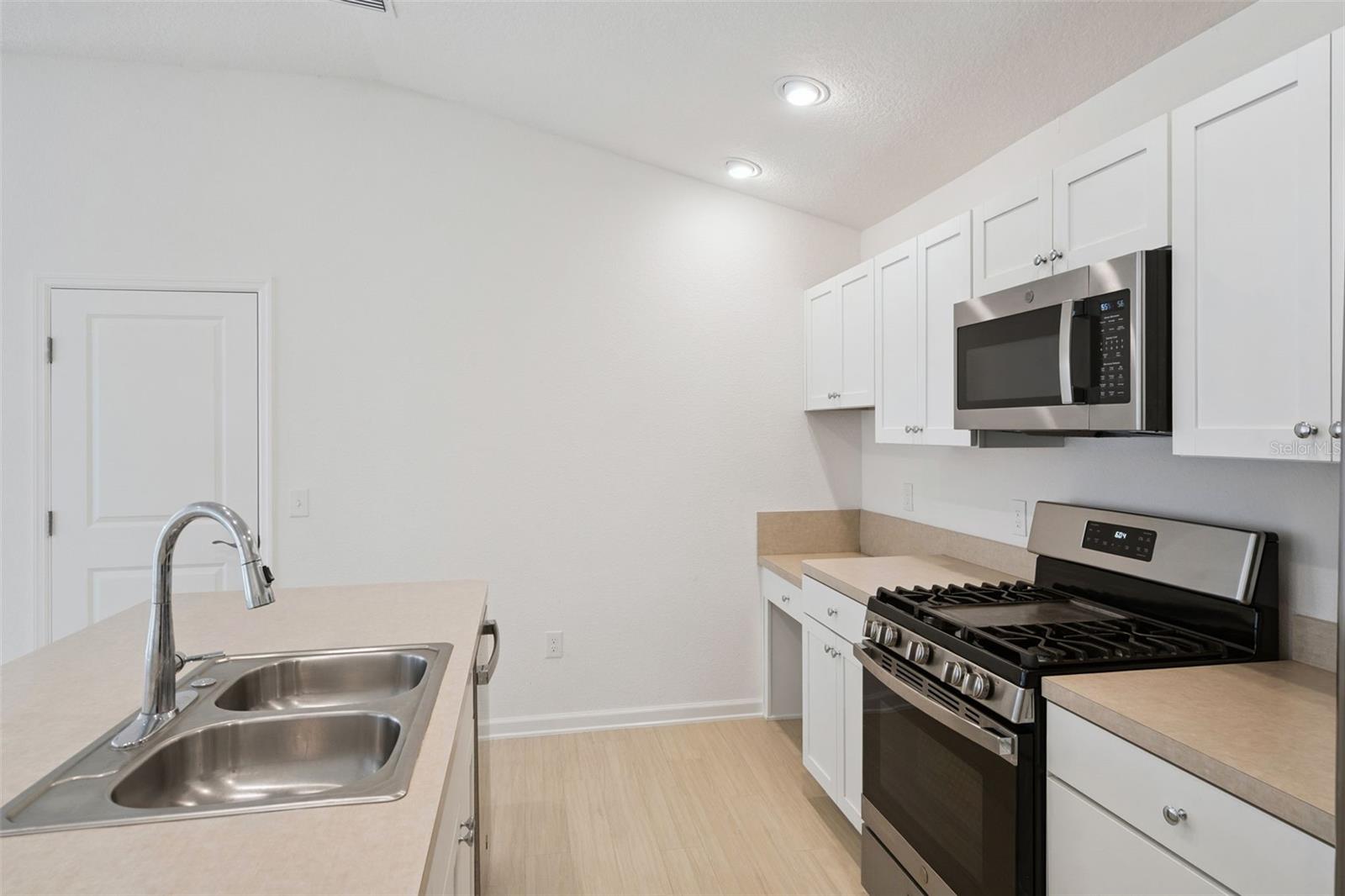 7548 KUENHER CT, THE VILLAGES, FL — photo 20