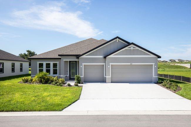 902 BUCKEYE DR, LADY LAKE, FL
