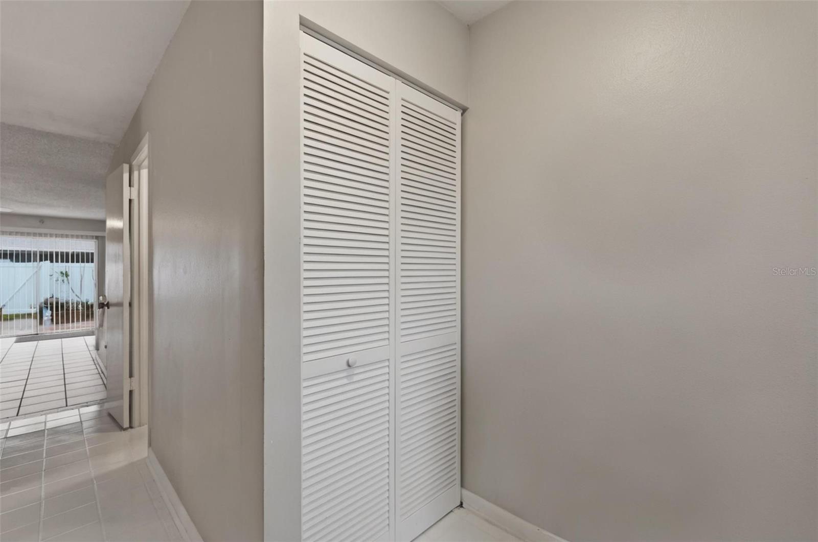 16143 RAMBLING VINE DR E, TAMPA, FL — photo 5