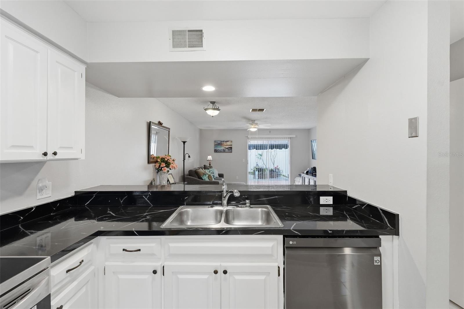 16143 RAMBLING VINE DR E, TAMPA, FL — photo 57