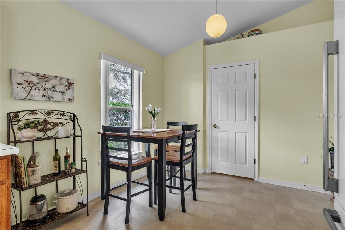 24483 LAKESIDE MNR, PORT CHARLOTTE, FL — photo 10