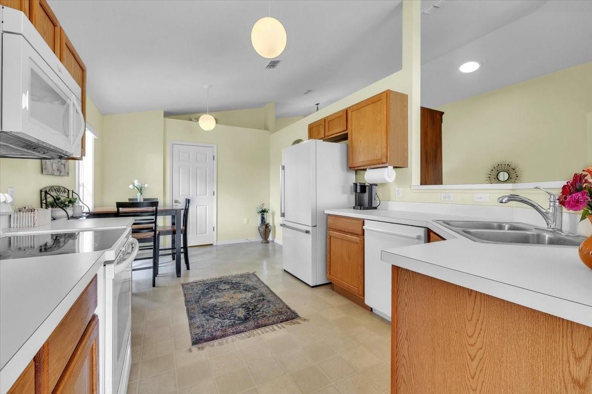 24483 LAKESIDE MNR, PORT CHARLOTTE, FL — photo 11