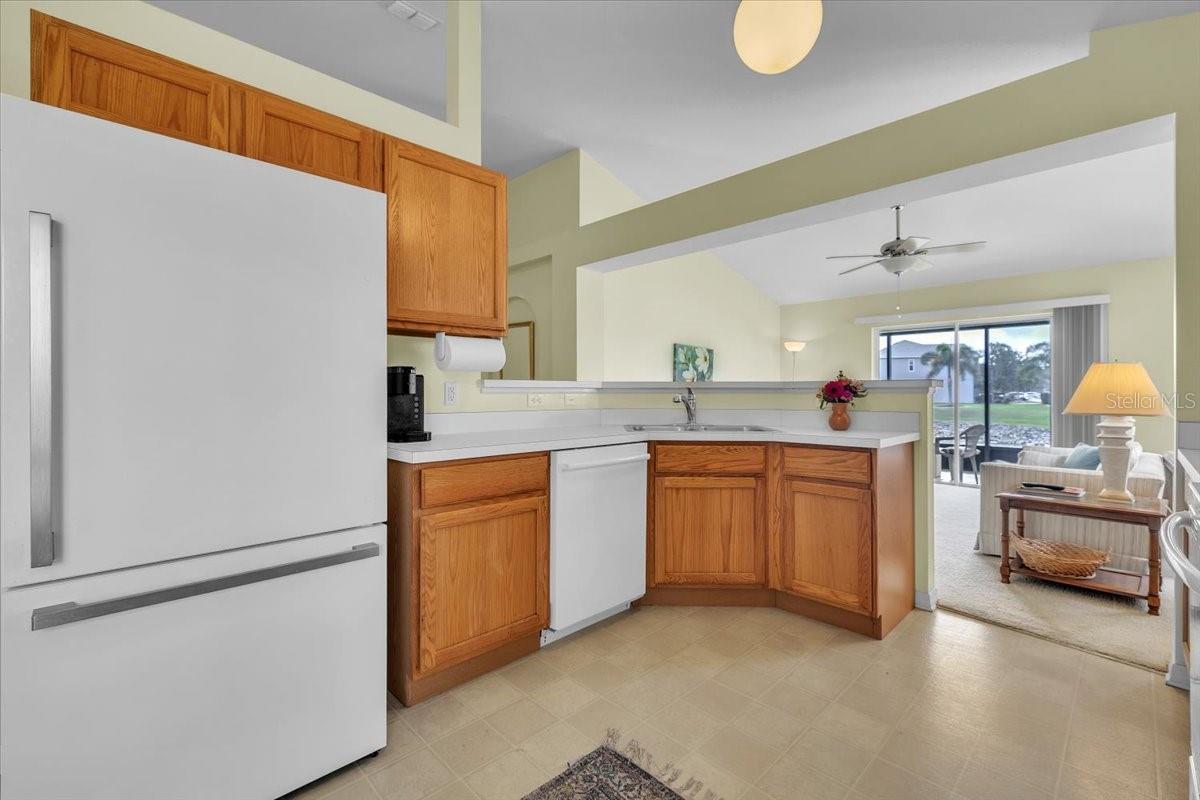 24483 LAKESIDE MNR, PORT CHARLOTTE, FL — photo 12