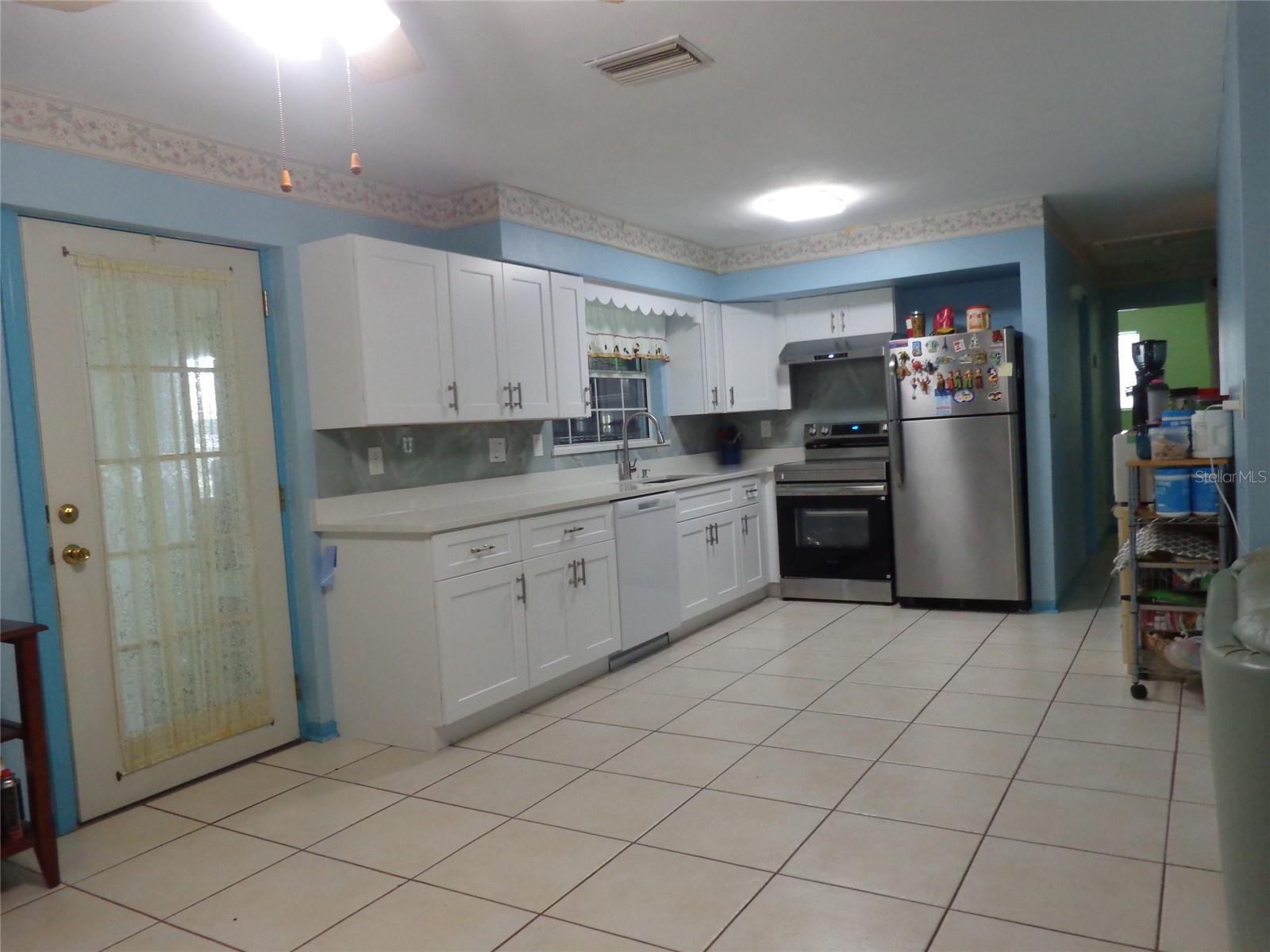 6165 26TH AVE N, ST PETERSBURG, FL — photo 4