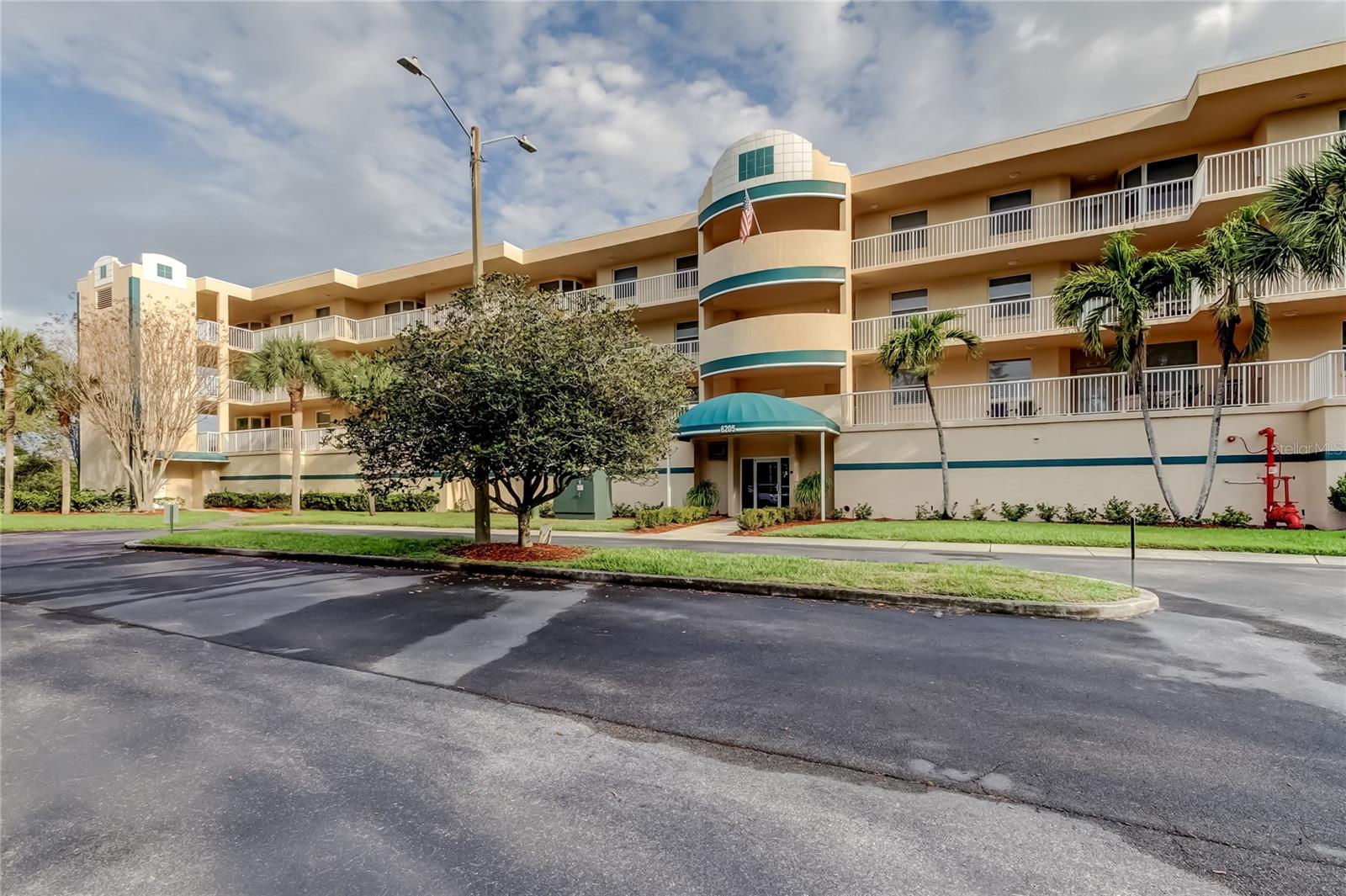 6205 SHORELINE DR #1304, SEMINOLE, FL