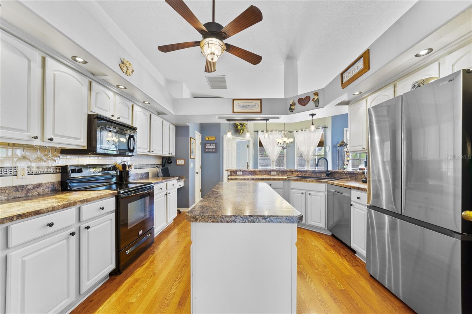124 COUNTRY LAKES CIR, GROVELAND, FL — photo 16