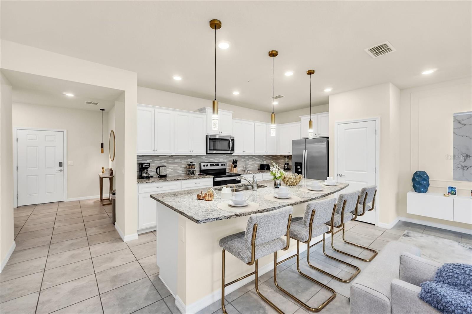 830 PARADISE DR, DAVENPORT, FL — photo 12
