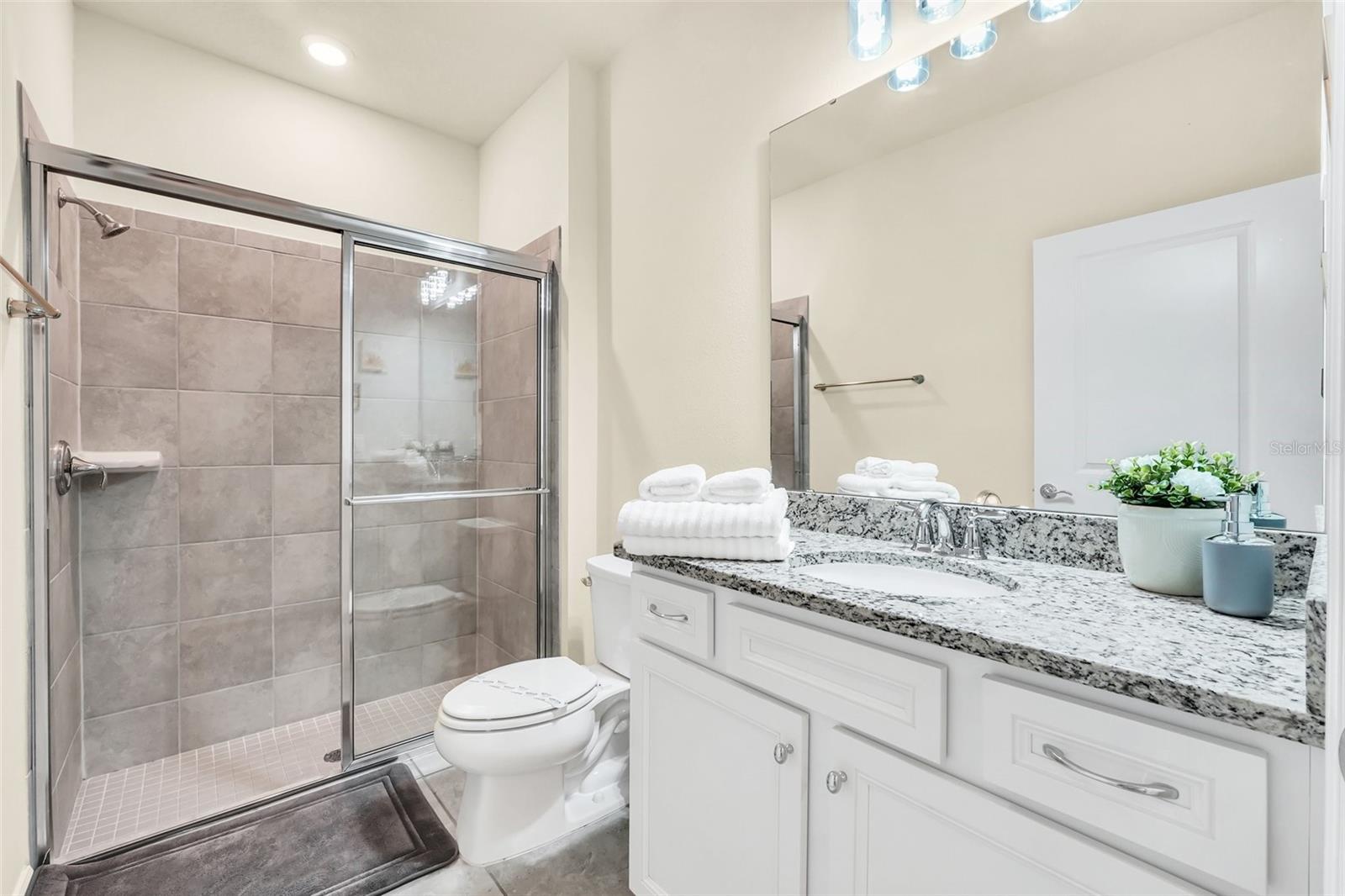 830 PARADISE DR, DAVENPORT, FL — photo 32