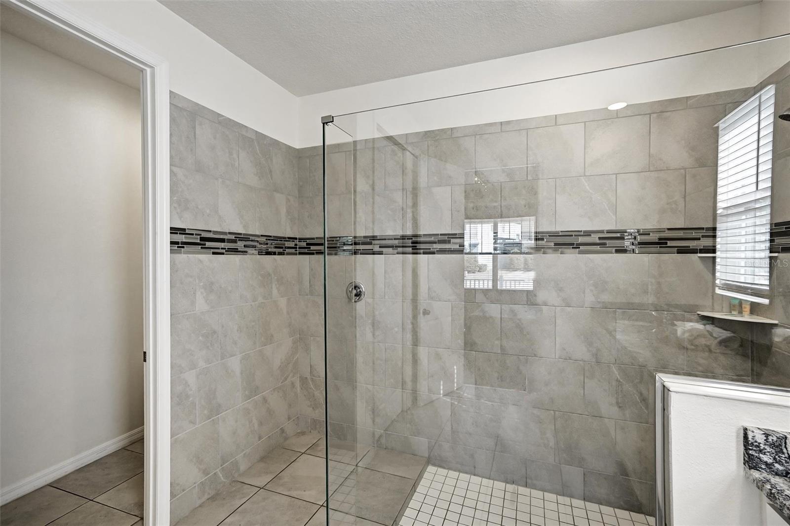 8918 TROPICAL HAVEN CT, KISSIMMEE, FL — photo 24