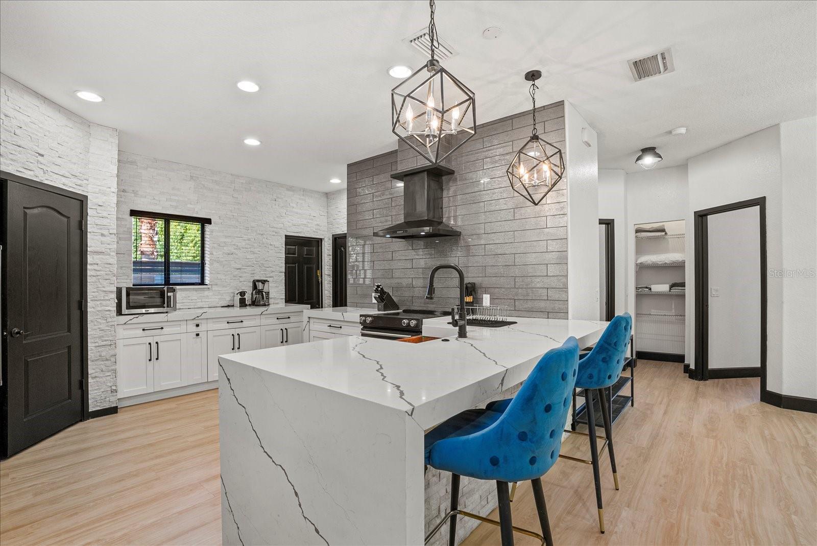 1185 S SHADE AVE, SARASOTA, FL — photo 13