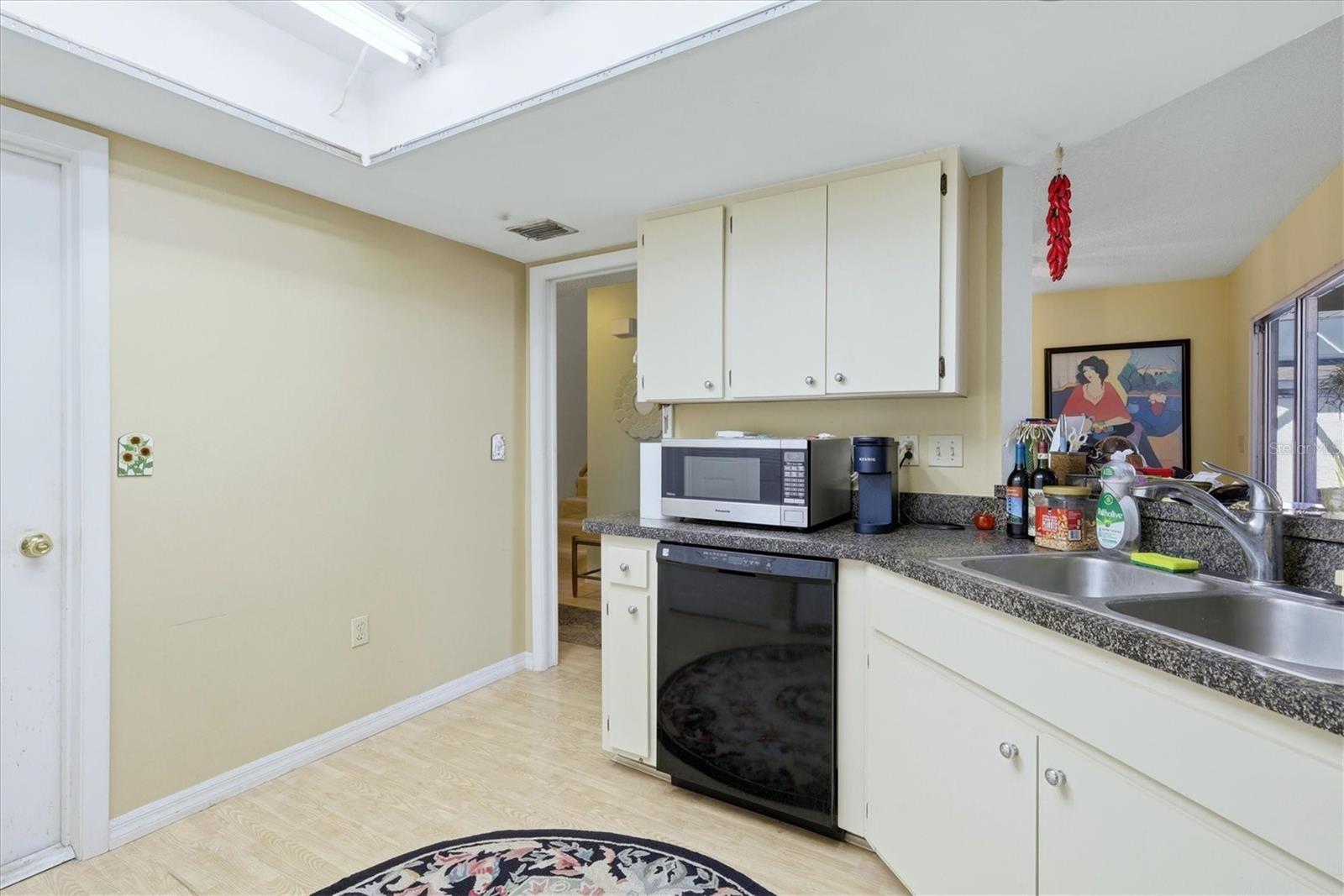 4173 CENTER POINTE CIR #87B, SARASOTA, FL — photo 10