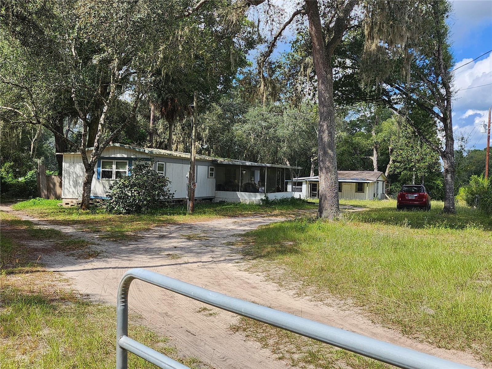 16930 SE 1ST LN, SILVER SPRINGS, FL — photo 4